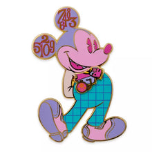 Cargar imagen en el visor de la galería, Mickey Mouse: The Main Attraction Pin – Disney it's a small world – Limited Release