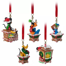 Cargar imagen en el visor de la galería, Mickey Mouse and Friends Train Ornament Set