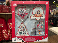 Cargar imagen en el visor de la galería, Disney Ornament Set - Holiday - Walt's Holiday Lodge - Metal