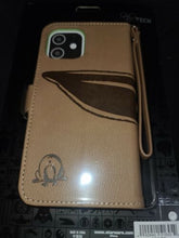 Cargar imagen en el visor de la galería, Star Wars The Mandalorian Yoda Frog Phone iPhone 12 / 12 Pro