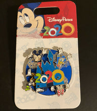 Load image into Gallery viewer, 2020 MICKEY MOUSE &amp; FRIENDS SPINNER FAB 4 PIN
