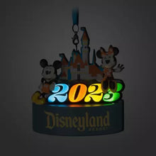 Cargar imagen en el visor de la galería, Mickey and Minnie Mouse Light-Up Ornament – Disneyland 2023
