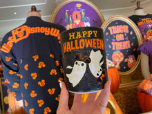 Cargar imagen en el visor de la galería, Halloween “Trick or Treat” Pumpkin Spice Scented Candle
