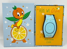 Cargar imagen en el visor de la galería, Orange Bird Here We Grow 2022 Epcot Flower and Garden Festival Disney MagicBand
