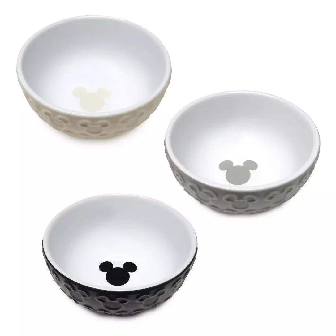 Mickey and Minnie Mouse Icon Holiday Ceramic Measuring Cup Set