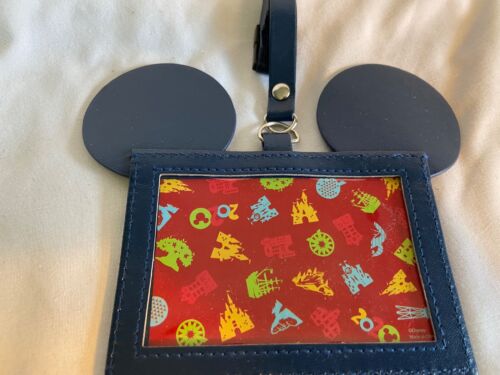 Walt Disney World Parks Official Lanyard ID Holder 2020 Mickey Mouse