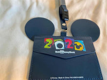 Cargar imagen en el visor de la galería, Walt Disney World Parks Official Lanyard ID Holder 2020 Mickey Mouse
